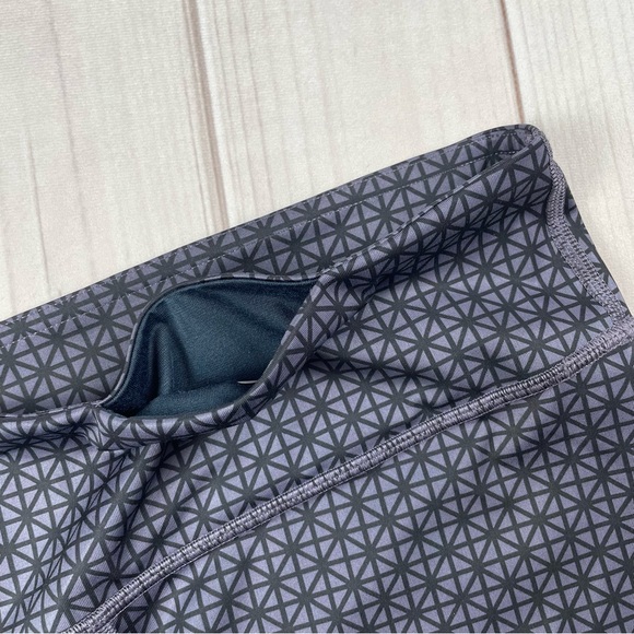 Lululemon Boogie Micro Shorts Women’s 10 Diamond Geometric Print Baddie Low Rise - Picture 9 of 12